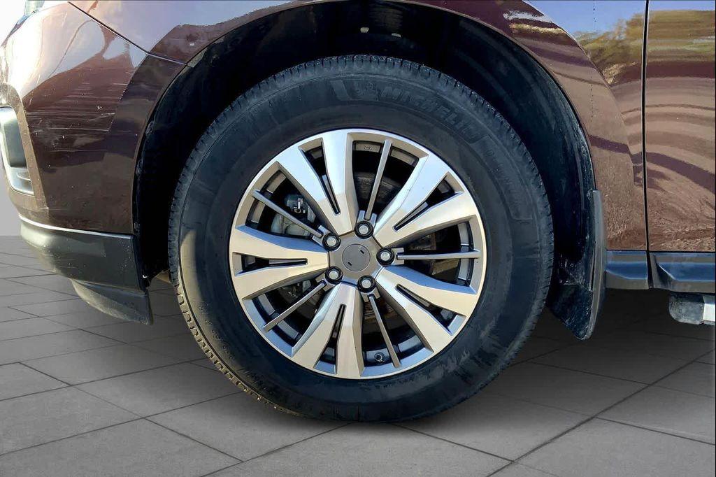 used 2019 Nissan Pathfinder car, priced at $11,499
