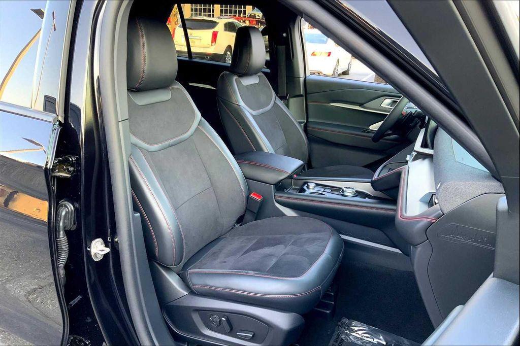 used 2025 Ford Explorer car, priced at $53,996