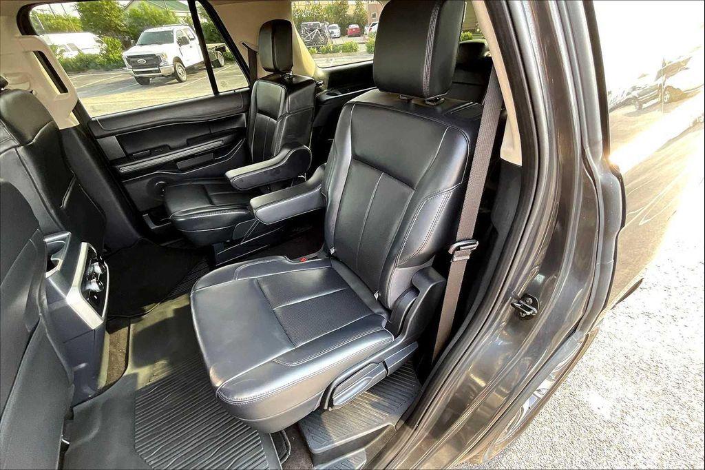 used 2023 Ford Expedition car, priced at $29,526