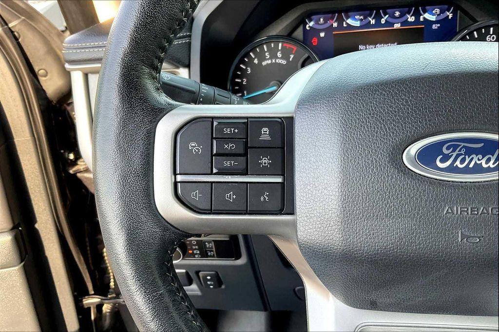 used 2023 Ford Expedition car, priced at $29,526