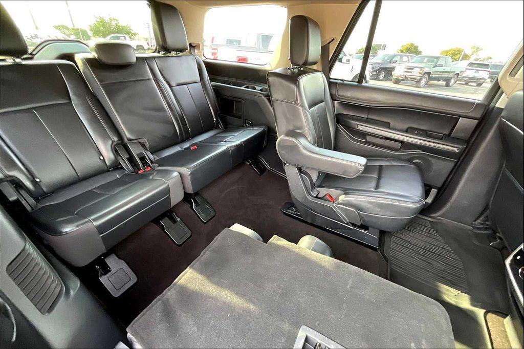 used 2023 Ford Expedition car, priced at $29,526