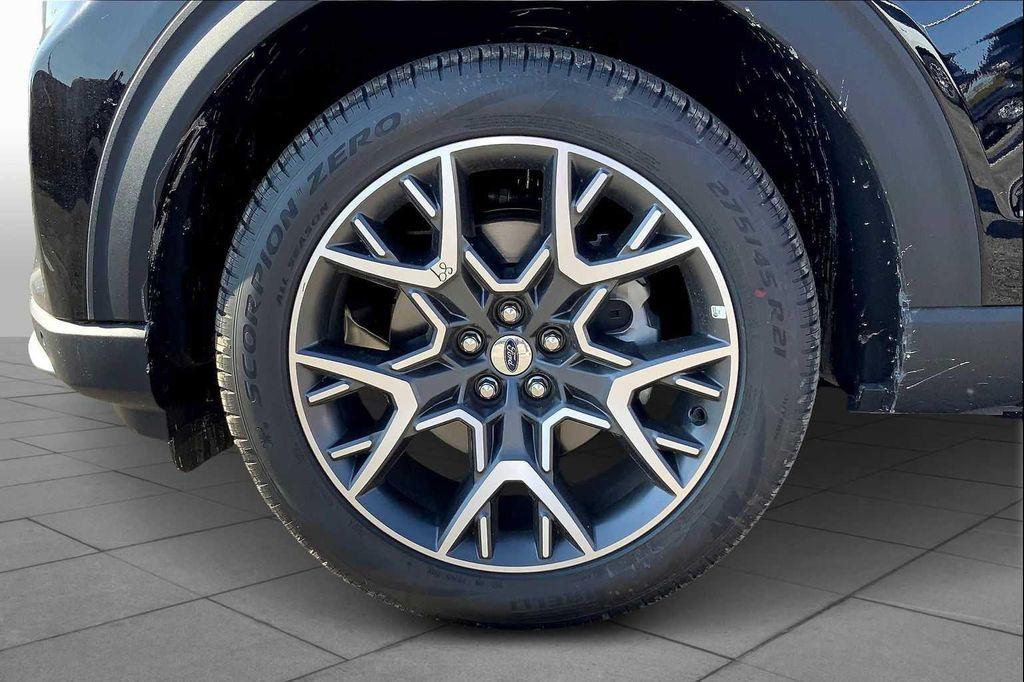 new 2025 Ford Explorer car, priced at $59,800