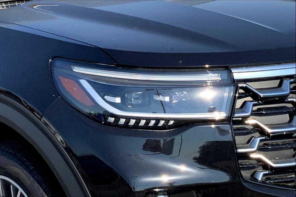 new 2025 Ford Explorer car, priced at $59,800