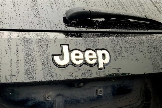 used 2017 Jeep Grand Cherokee car, priced at $13,995