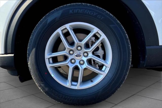 new 2025 Ford Explorer car, priced at $39,872