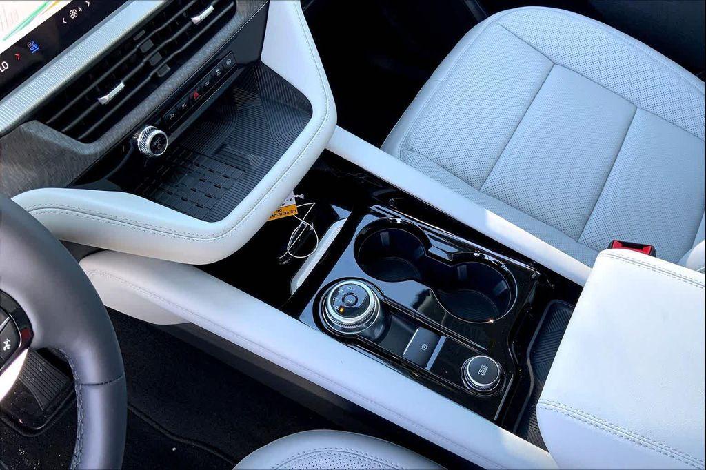 new 2025 Ford Explorer car, priced at $61,405