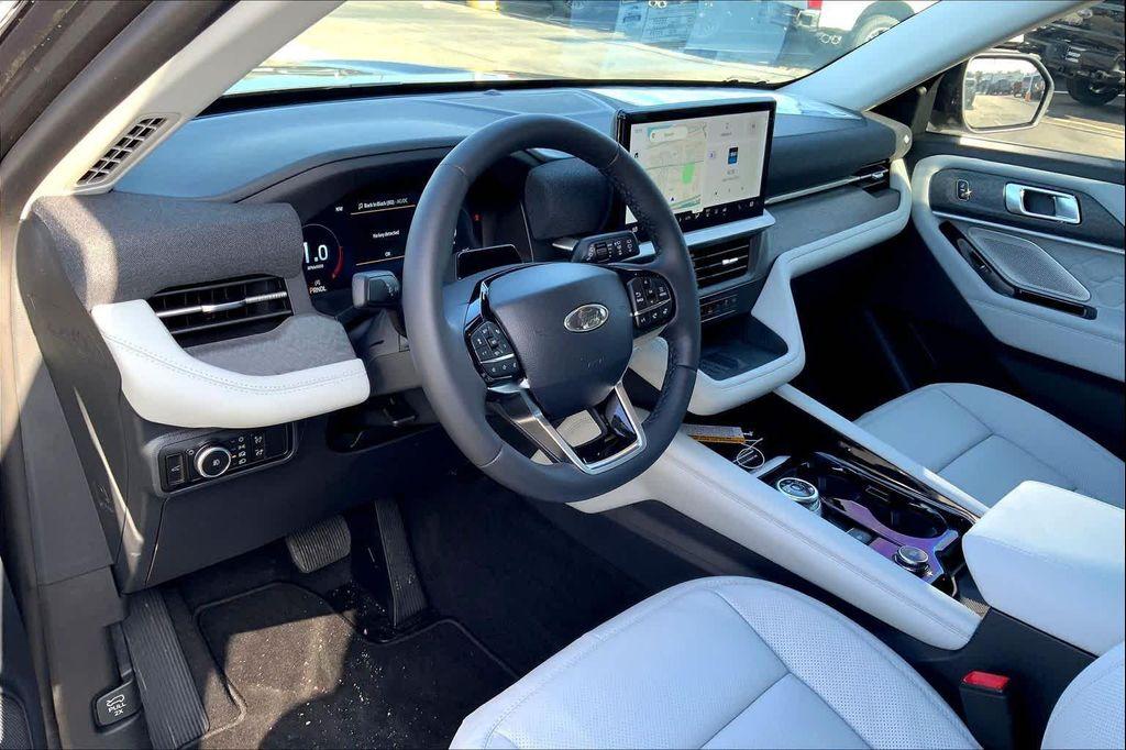 new 2025 Ford Explorer car, priced at $61,405