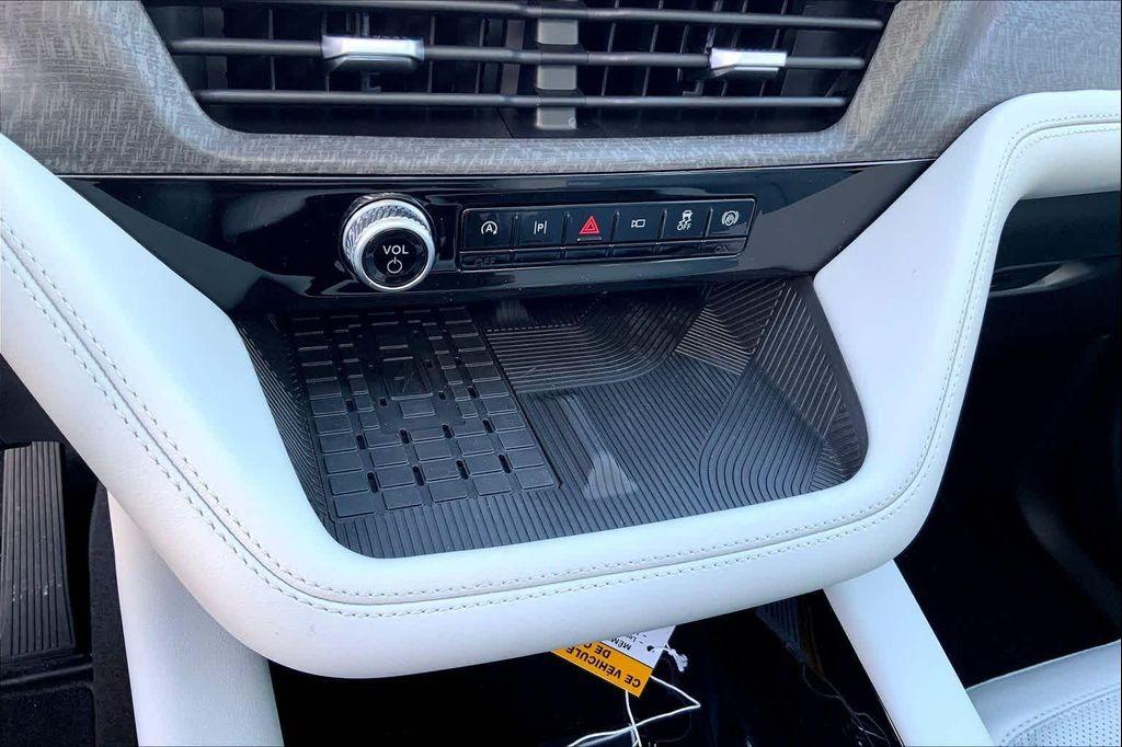 new 2025 Ford Explorer car, priced at $61,405