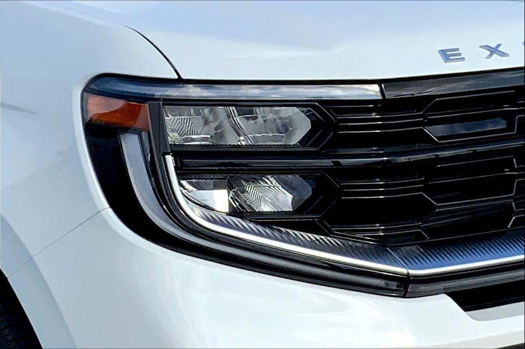 new 2025 Ford Expedition car, priced at $92,900