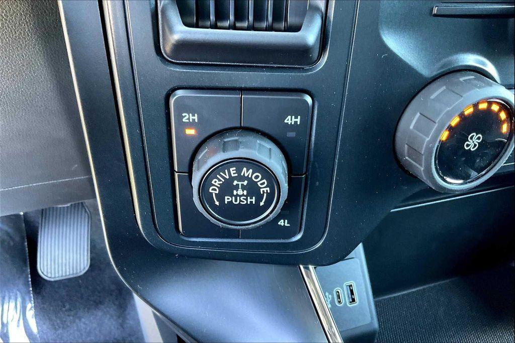 new 2025 Ford F-150 car, priced at $50,277