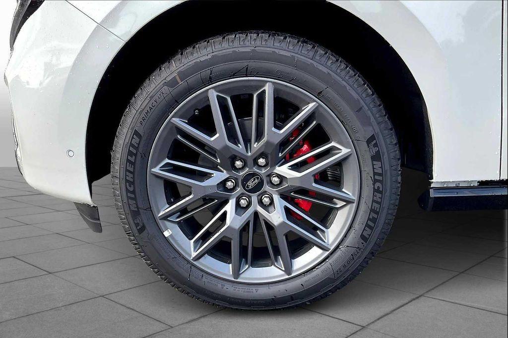 new 2025 Ford Expedition car, priced at $79,500