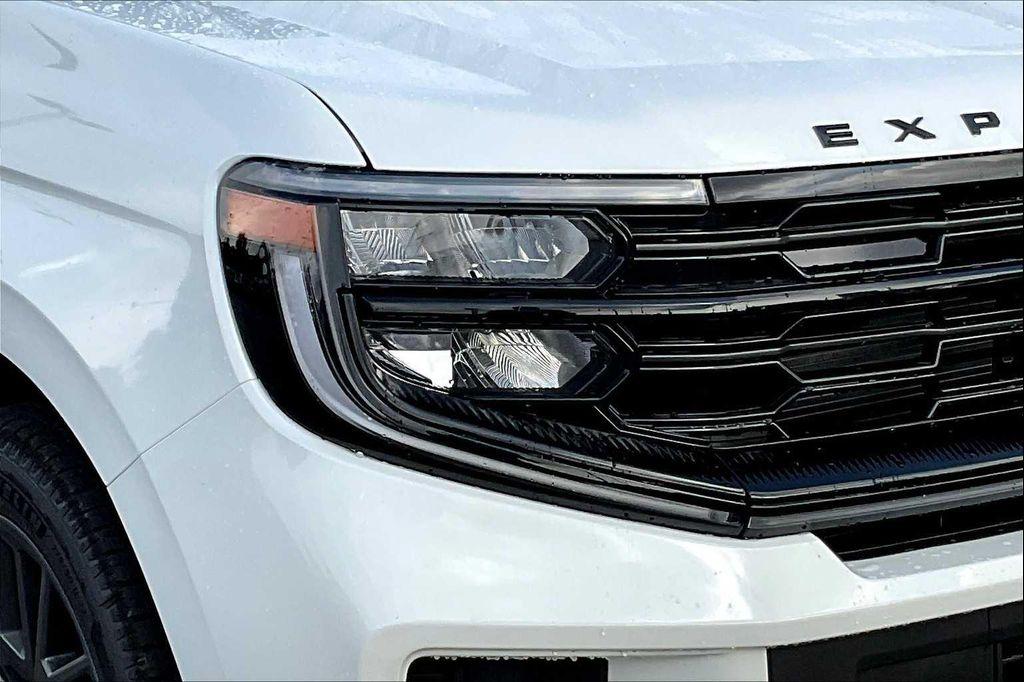 new 2025 Ford Expedition car, priced at $79,500