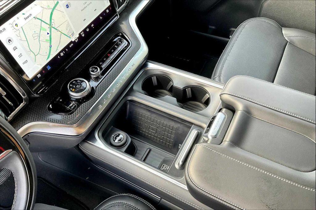 new 2025 Ford Expedition car, priced at $79,500