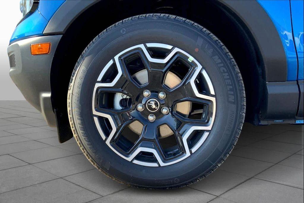 new 2025 Ford Bronco Sport car, priced at $37,136