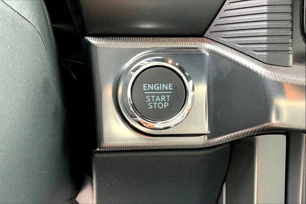 new 2025 Ford F-150 car, priced at $68,577