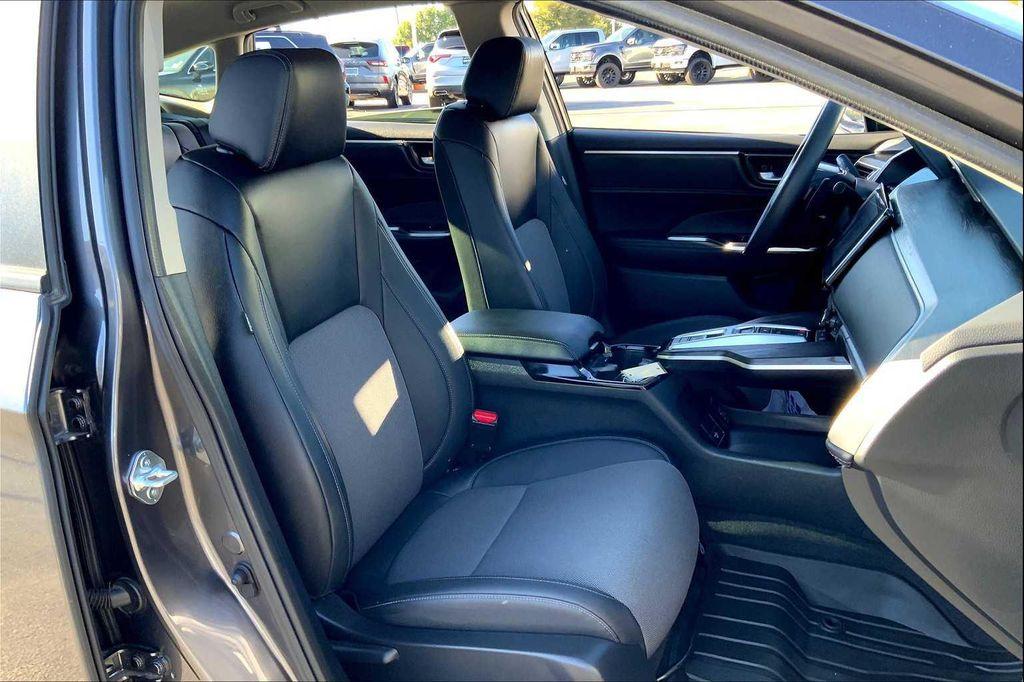 used 2018 Honda Clarity Plug-In Hybrid car, priced at $23,456