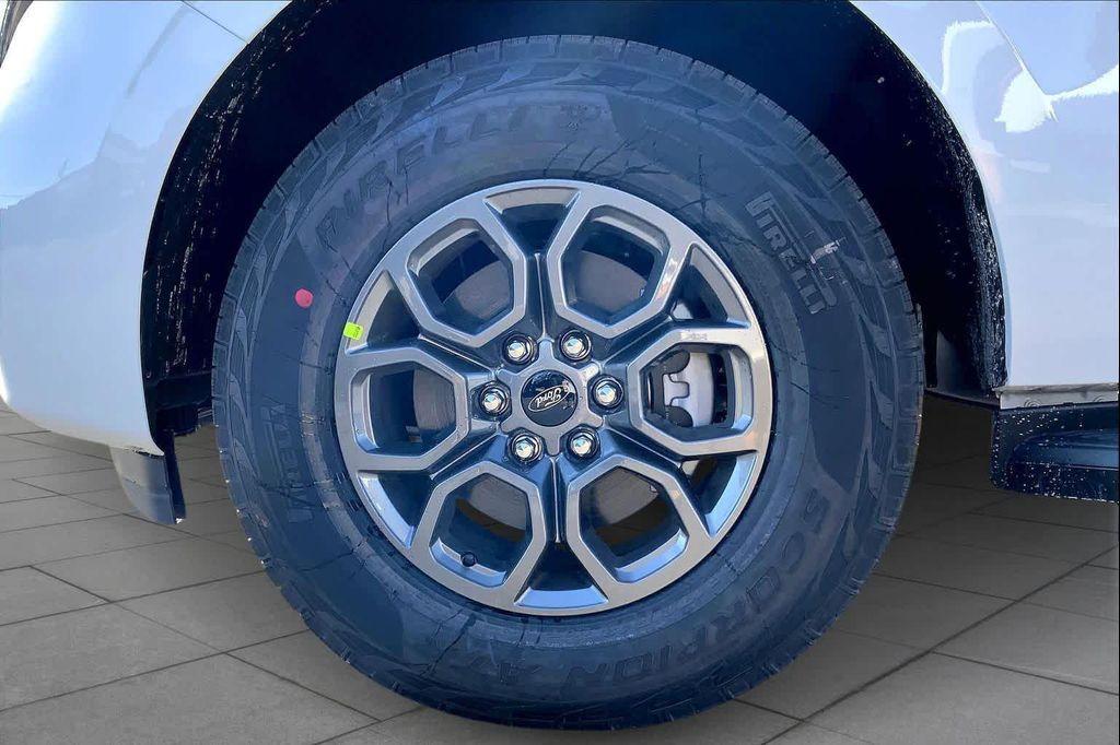 new 2025 Ford Expedition car, priced at $64,995