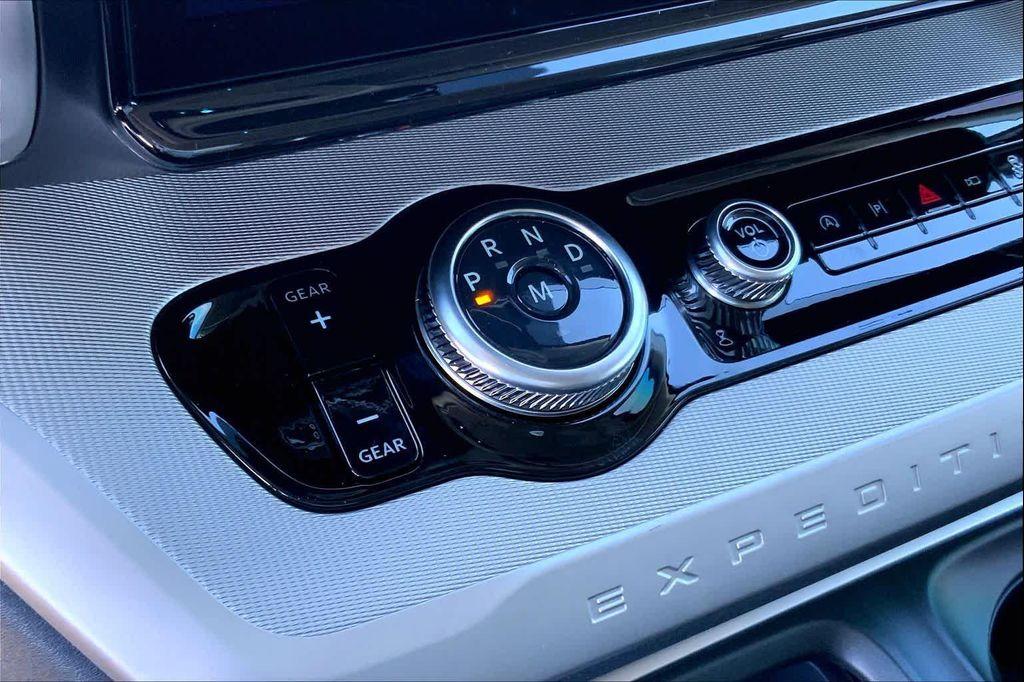 new 2025 Ford Expedition car, priced at $64,995