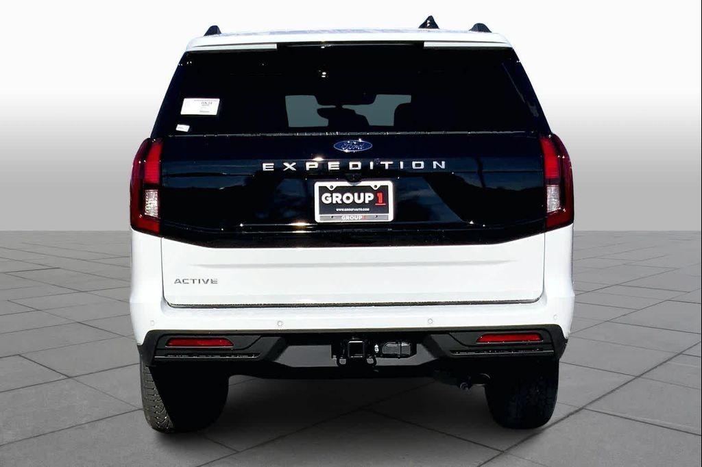 new 2025 Ford Expedition car, priced at $64,995