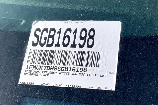 new 2025 Ford Explorer car, priced at $40,141