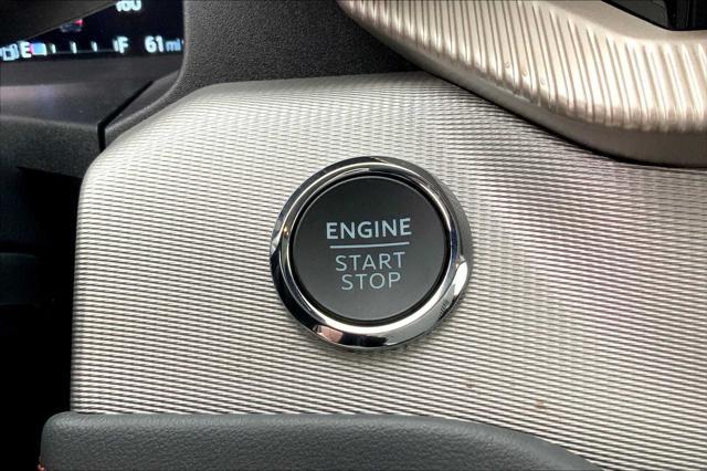new 2025 Ford Explorer car, priced at $40,596