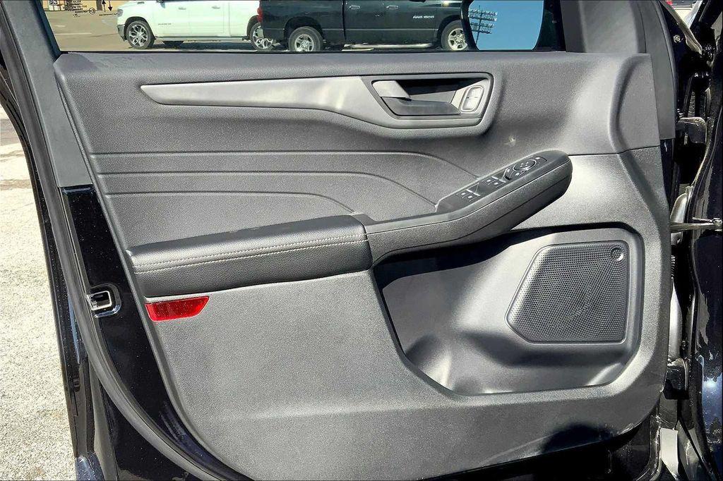 new 2025 Ford Escape car, priced at $28,850
