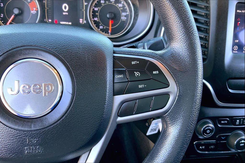 used 2019 Jeep Cherokee car, priced at $11,578