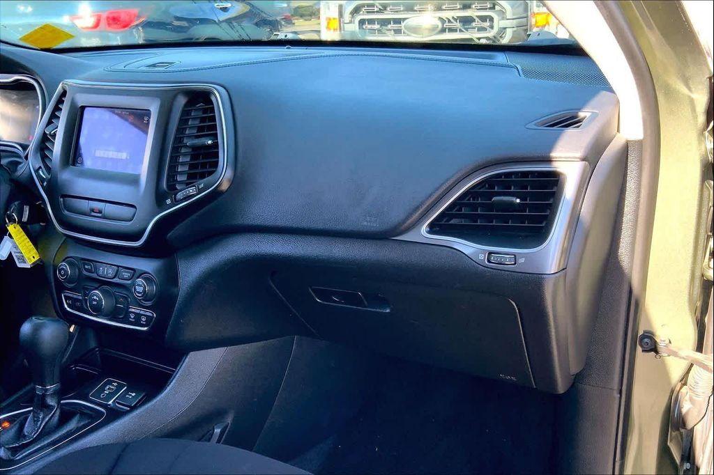 used 2019 Jeep Cherokee car, priced at $11,578