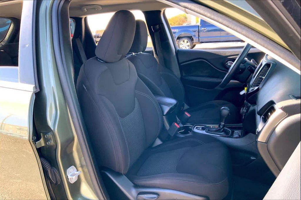 used 2019 Jeep Cherokee car, priced at $11,578