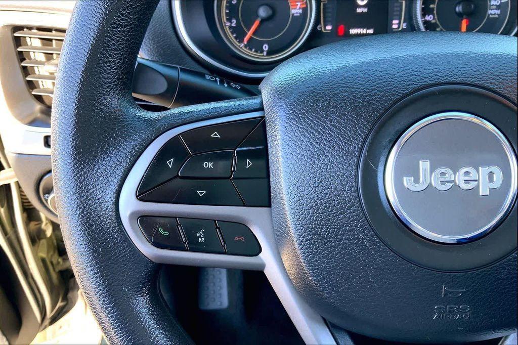 used 2019 Jeep Cherokee car, priced at $11,578