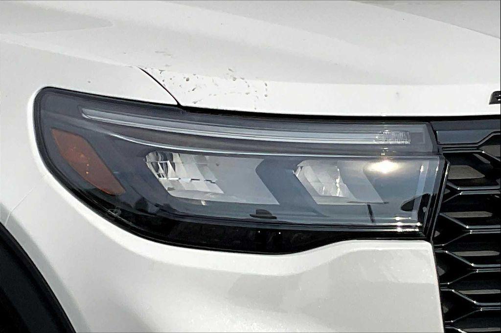 new 2025 Ford Explorer car, priced at $51,325