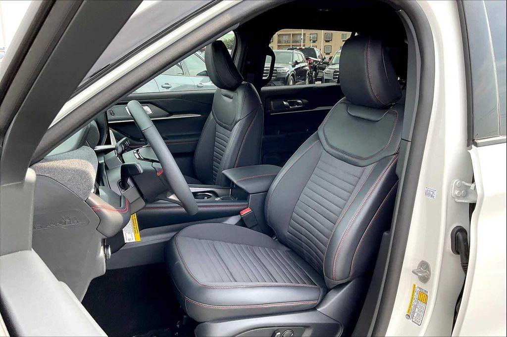 new 2025 Ford Explorer car, priced at $51,325
