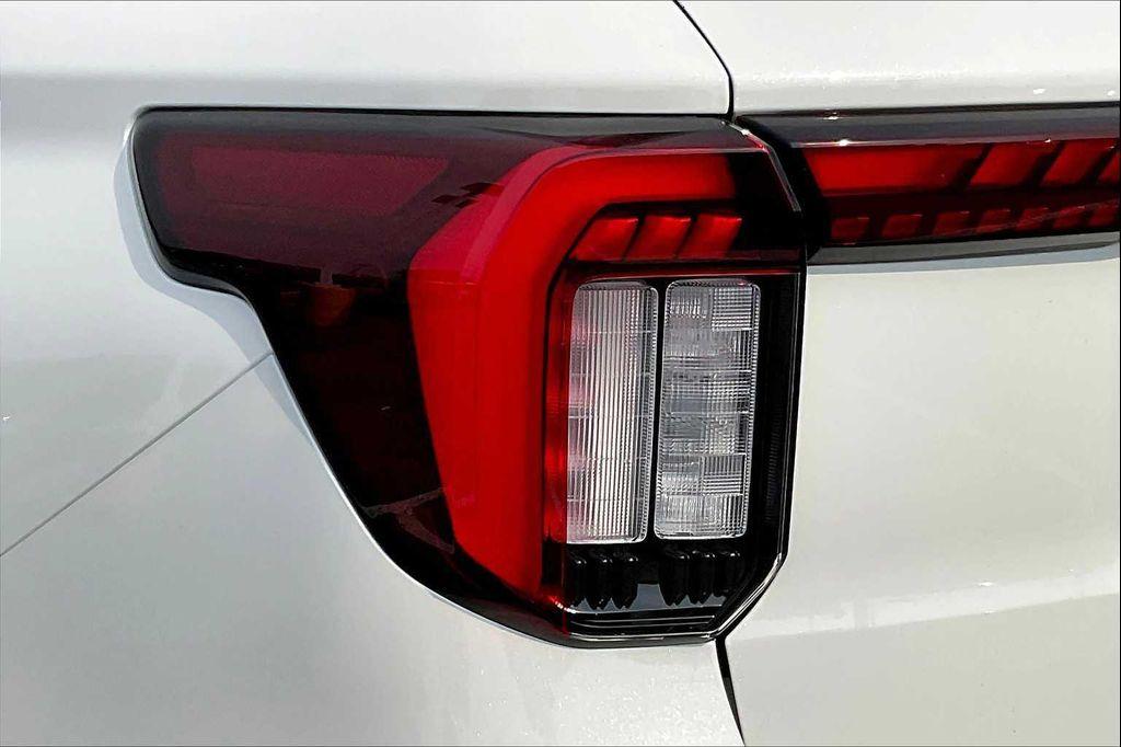 new 2025 Ford Explorer car, priced at $51,325