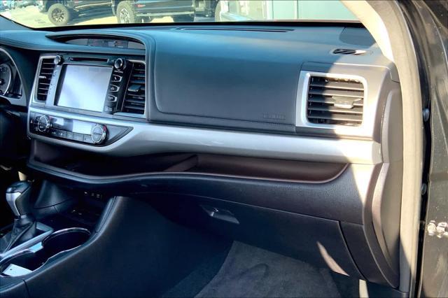 used 2018 Toyota Highlander car, priced at $25,995