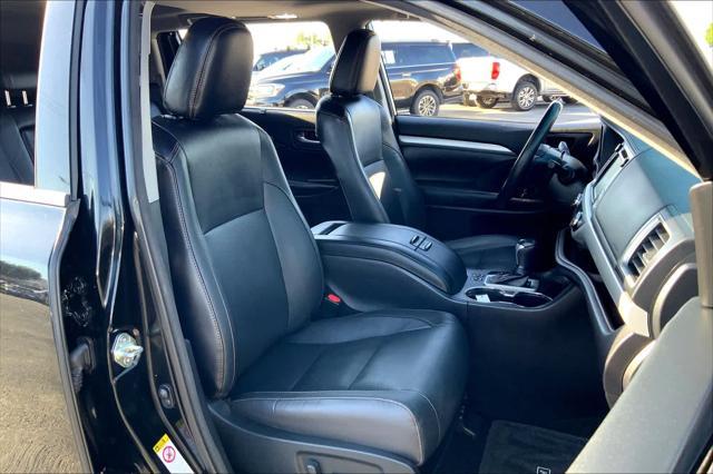 used 2018 Toyota Highlander car, priced at $25,995