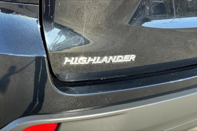 used 2018 Toyota Highlander car, priced at $25,995
