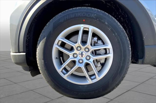 new 2025 Ford Explorer car, priced at $41,916