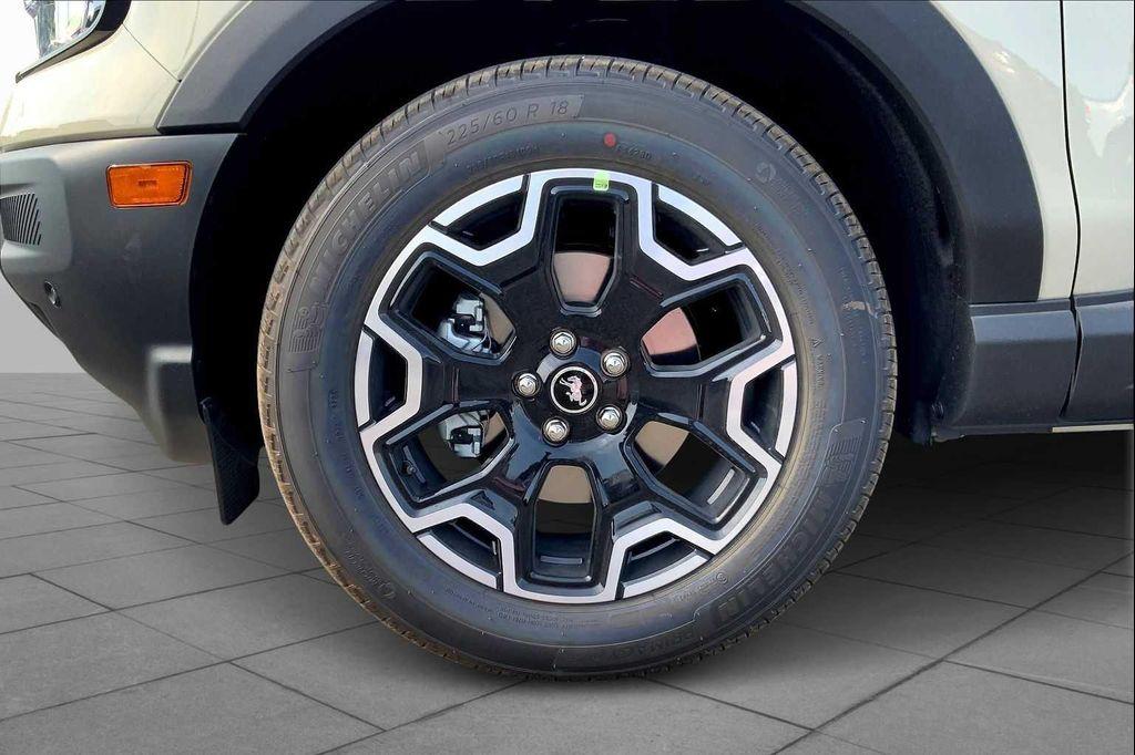 new 2025 Ford Bronco Sport car, priced at $39,185