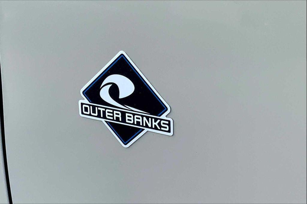 new 2025 Ford Bronco Sport car, priced at $39,185