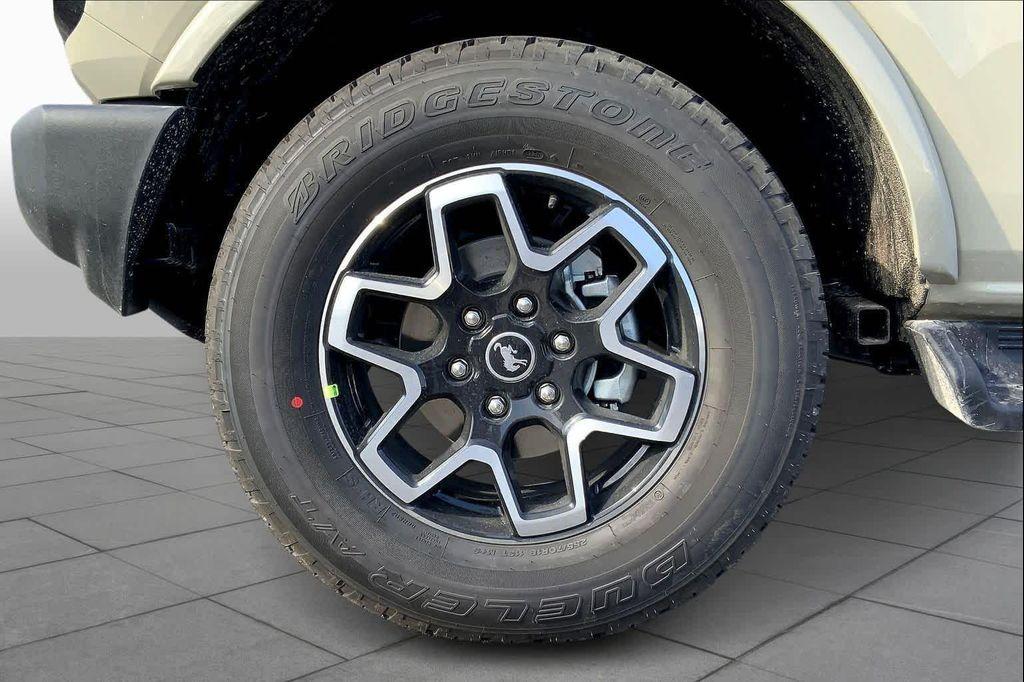 new 2025 Ford Bronco car, priced at $52,620