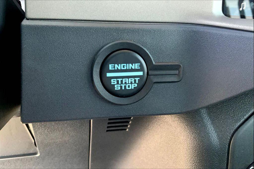 new 2025 Ford Bronco car, priced at $52,620