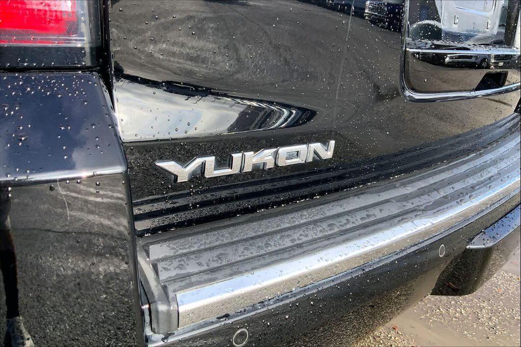 used 2018 GMC Yukon car, priced at $17,899