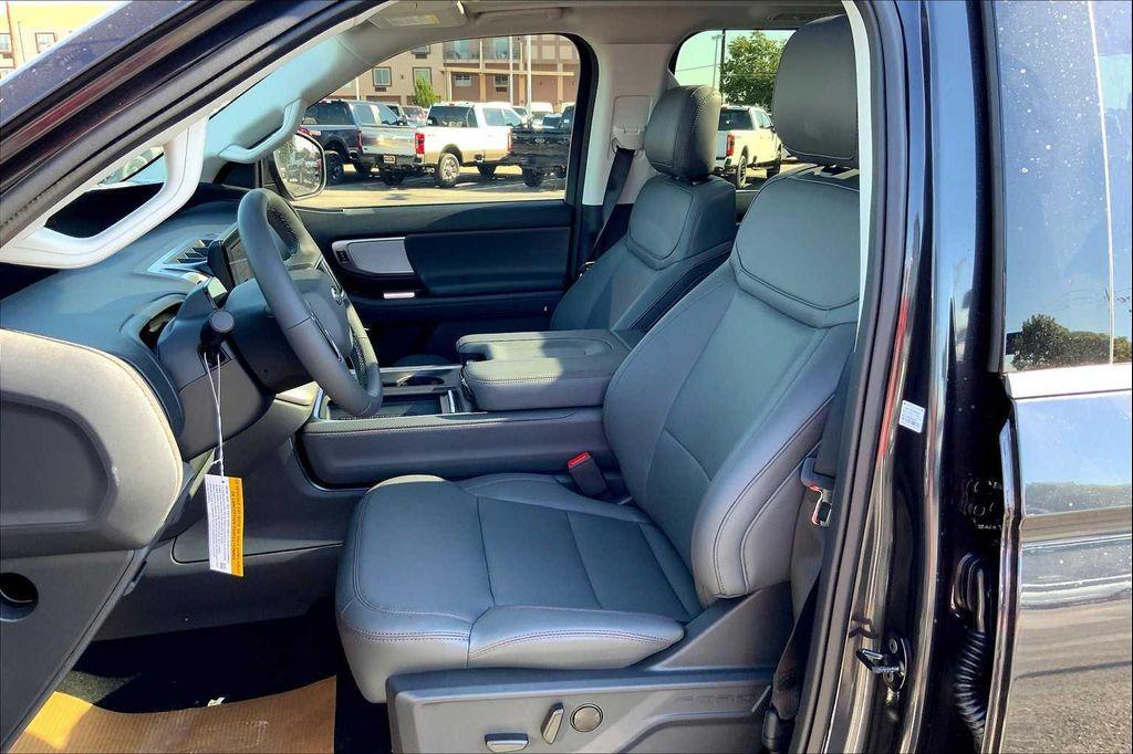 new 2025 Ford Expedition Max car, priced at $73,335