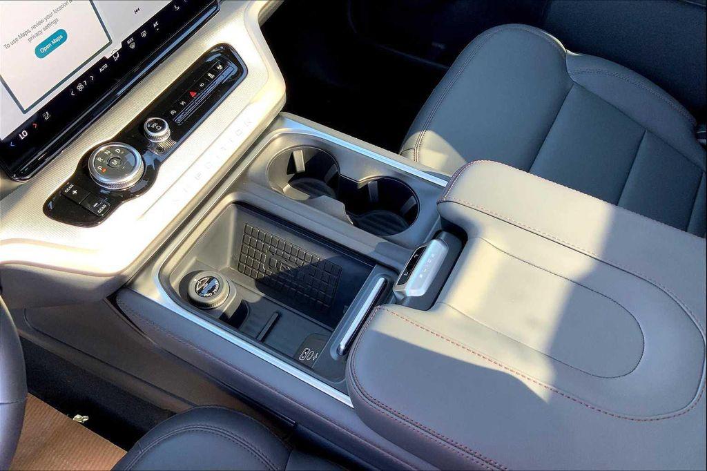 new 2025 Ford Expedition Max car, priced at $73,335