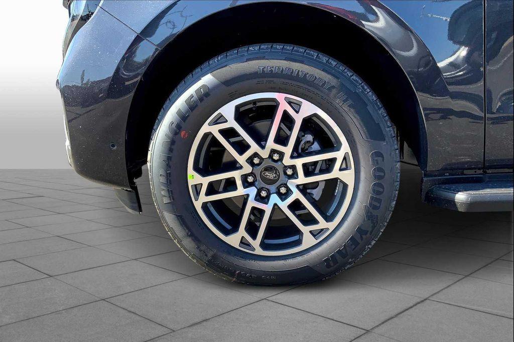 new 2025 Ford Expedition Max car, priced at $73,335