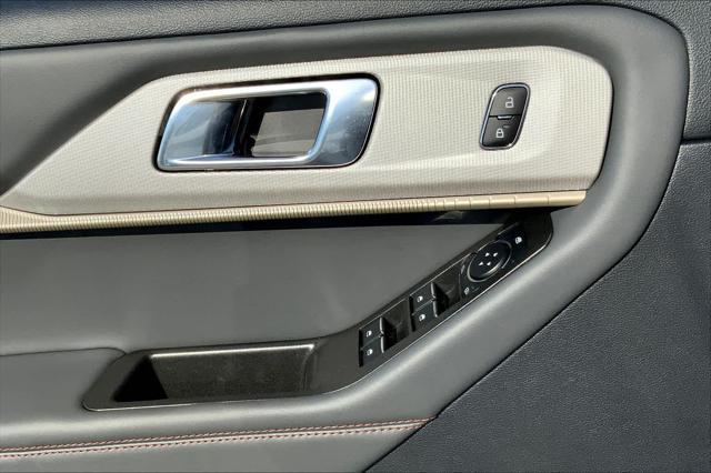 new 2025 Ford Explorer car, priced at $39,799