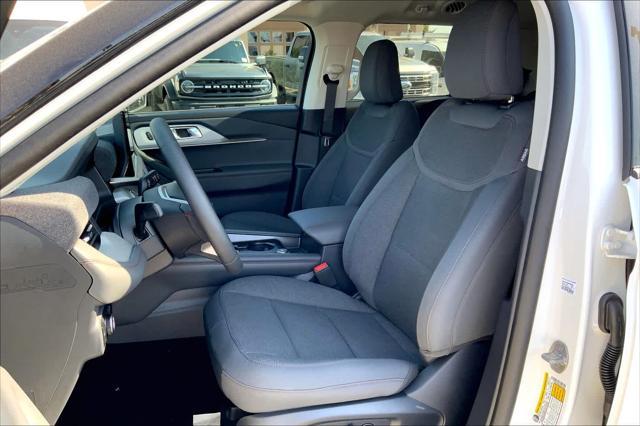 new 2025 Ford Explorer car, priced at $39,799