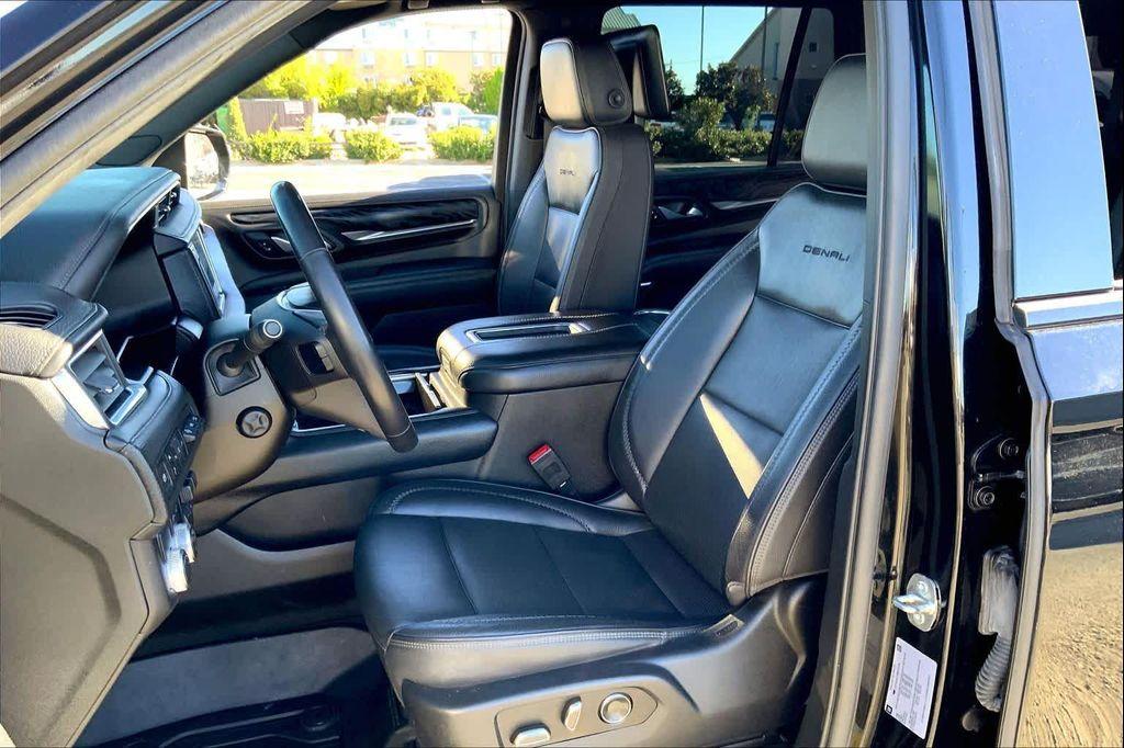 used 2021 GMC Yukon car, priced at $45,726