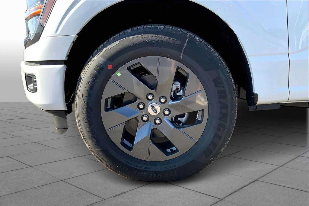new 2025 Ford F-150 car, priced at $45,132