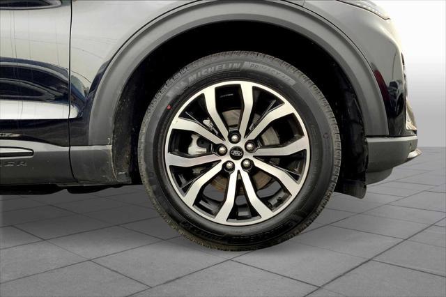 new 2025 Ford Explorer car, priced at $43,279
